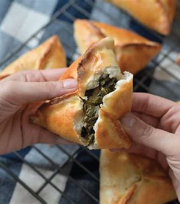 Spinach / Tomato/ Mushroom/ Olives & Onion Pie